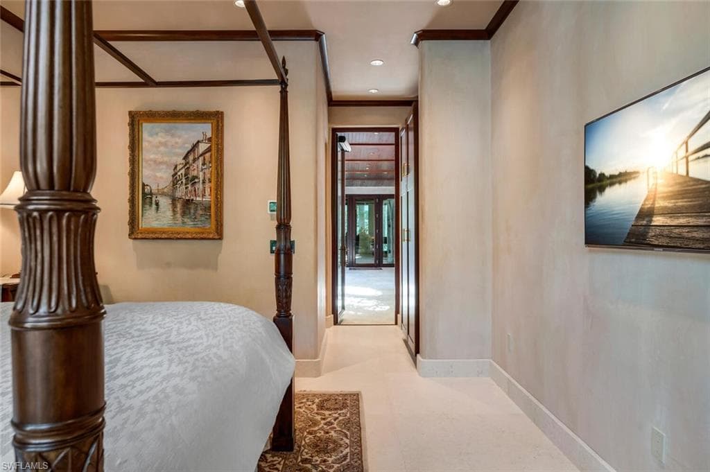 2233 Forrest Ln, Naples, FL 34102-37