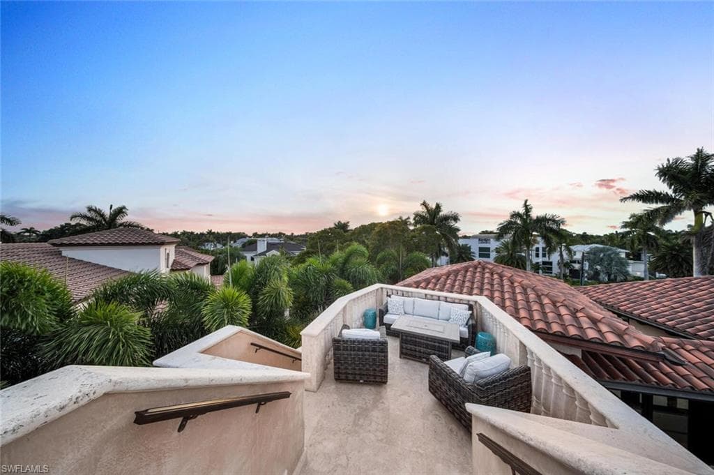 2233 Forrest Ln, Naples, FL 34102-43