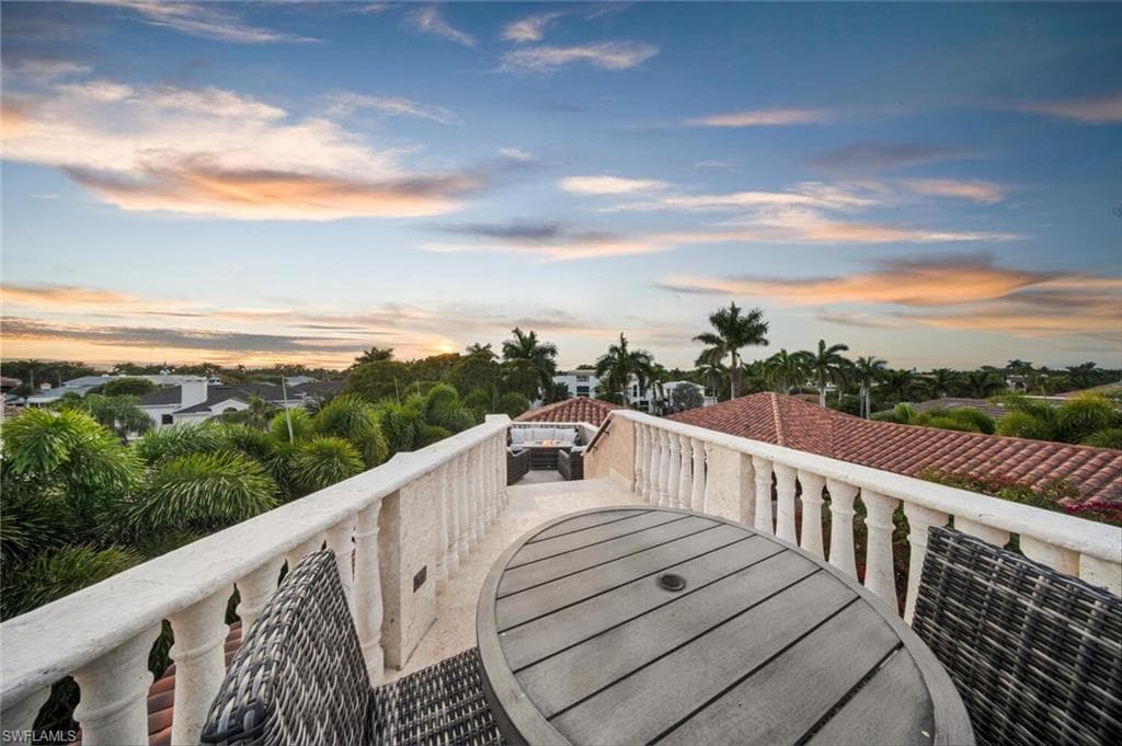 2233 Forrest Ln, Naples, FL 34102-45