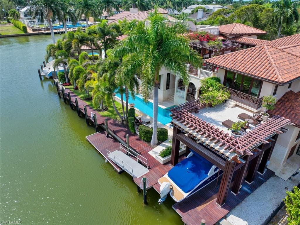 2233 Forrest Ln, Naples, FL 34102-5
