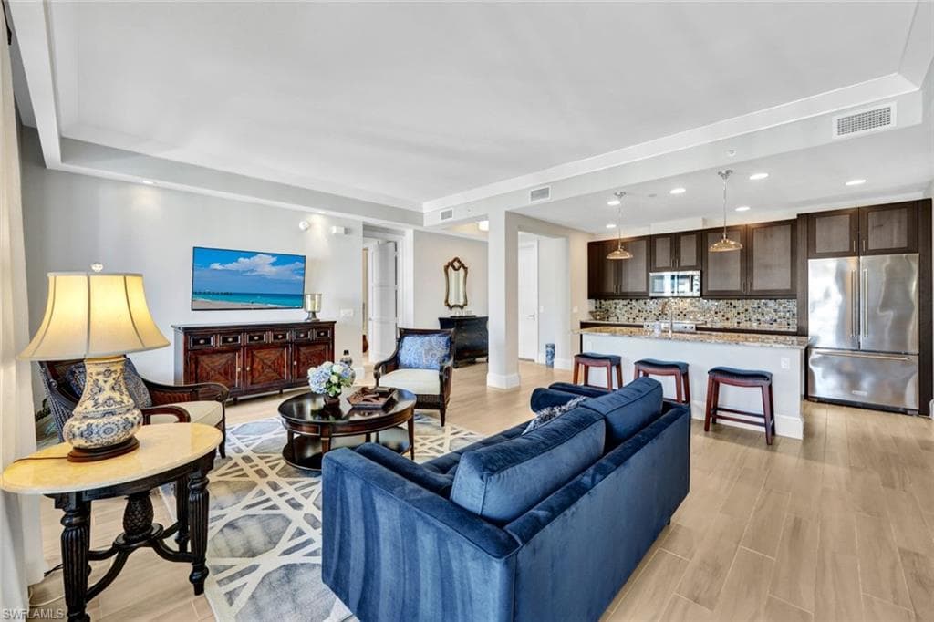 1030 3rd Ave S 514, Naples, FL 34102-9