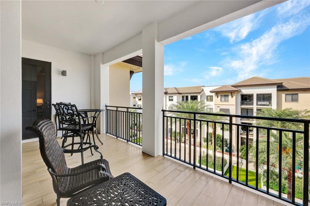 1030 3rd Ave S 514, Naples, FL 34102-21
