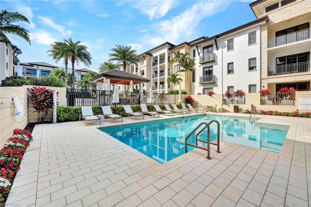 1030 3rd Ave S 514, Naples, FL 34102-27