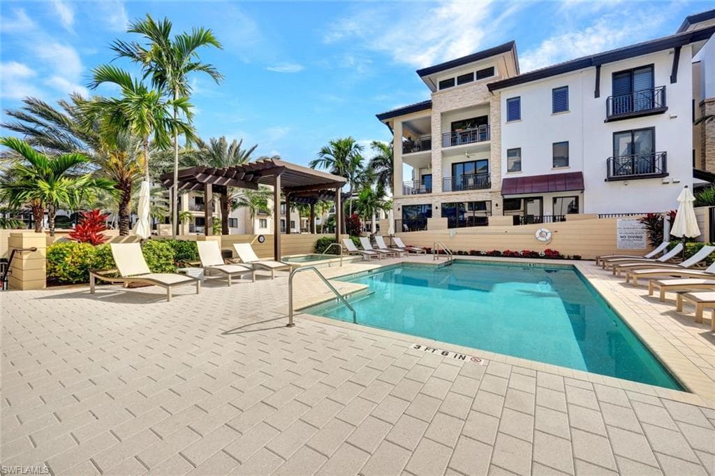 1030 3rd Ave S 514, Naples, FL 34102-28