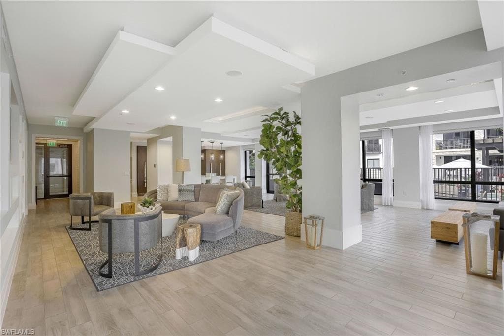 1030 3rd Ave S 514, Naples, FL 34102-30