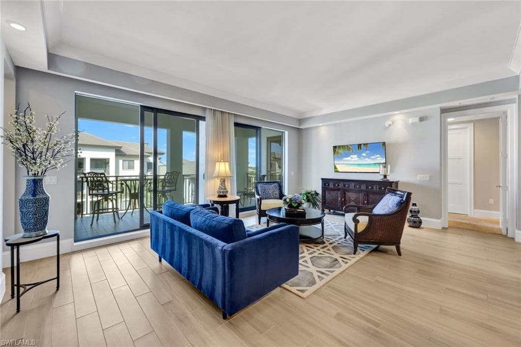 1030 3rd Ave S 514, Naples, FL 34102-4