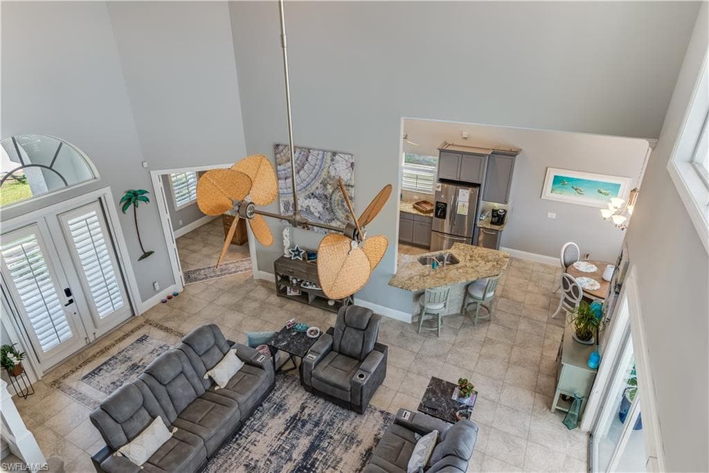 1845 Honduras Ave, Marco Island, FL 34145-13