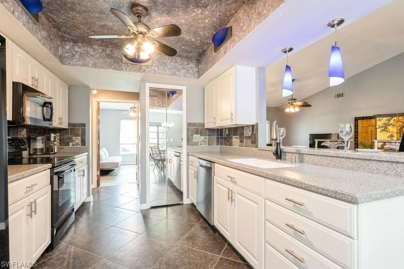 6670 Pangola Rd, Fort Myers, FL 33905-8