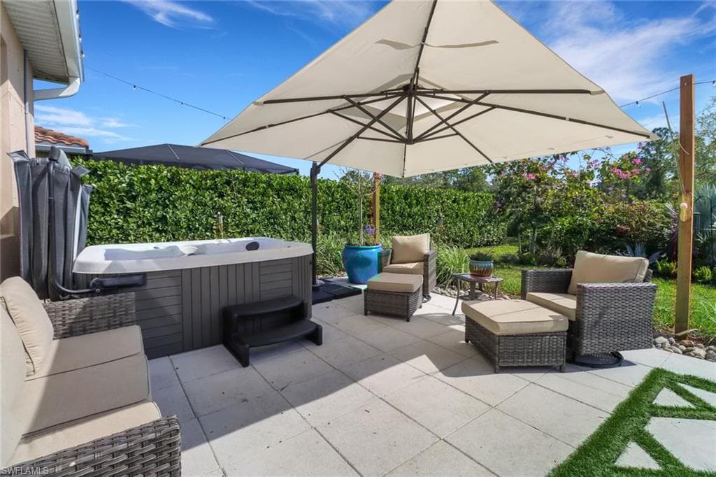 2215 Vermont Ln, Naples, FL 34120-17
