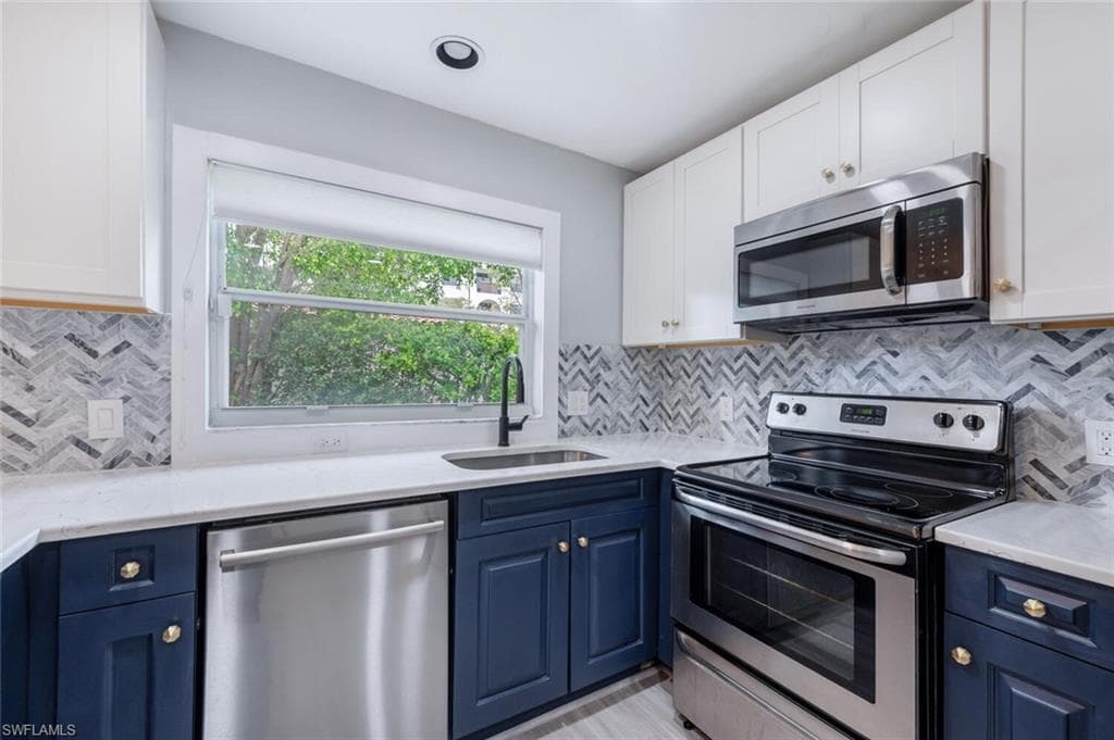 374 Dover Pl 803, Naples, FL 34104-10