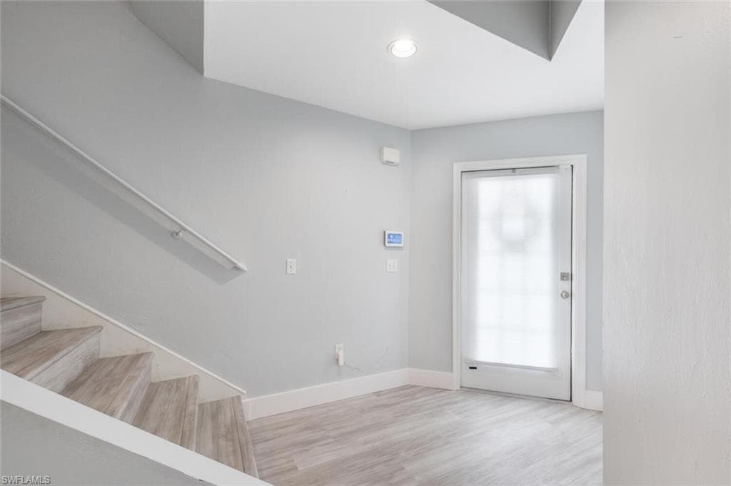 374 Dover Pl 803, Naples, FL 34104-19