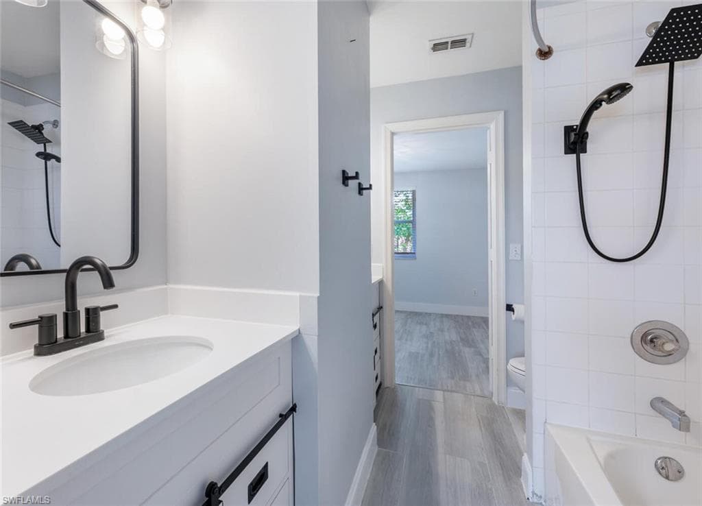 374 Dover Pl 803, Naples, FL 34104-25