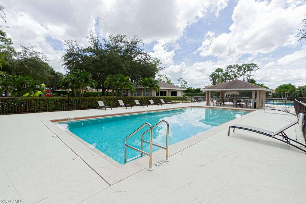 374 Dover Pl 803, Naples, FL 34104-34