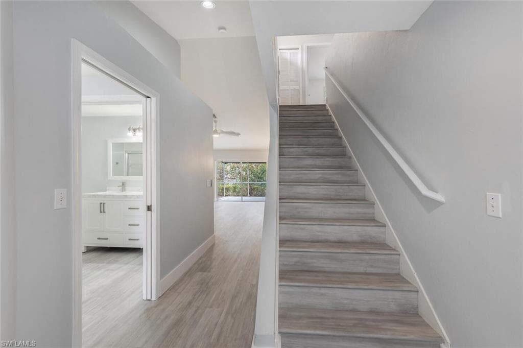 374 Dover Pl 803, Naples, FL 34104-3