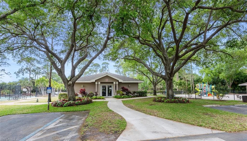 374 Dover Pl 803, Naples, FL 34104-41