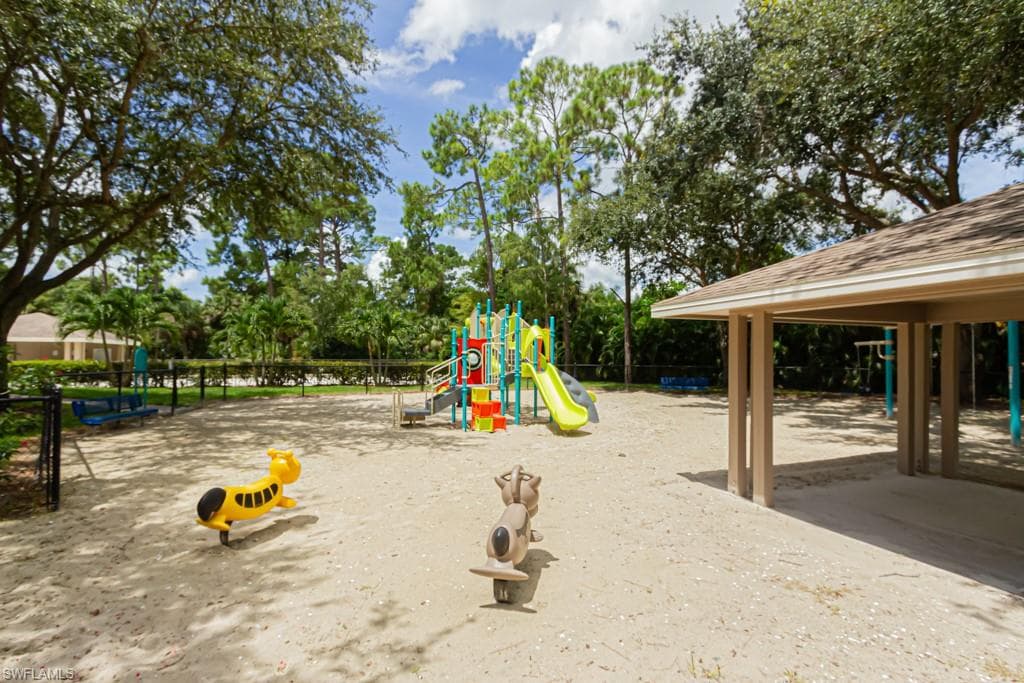 374 Dover Pl 803, Naples, FL 34104-42