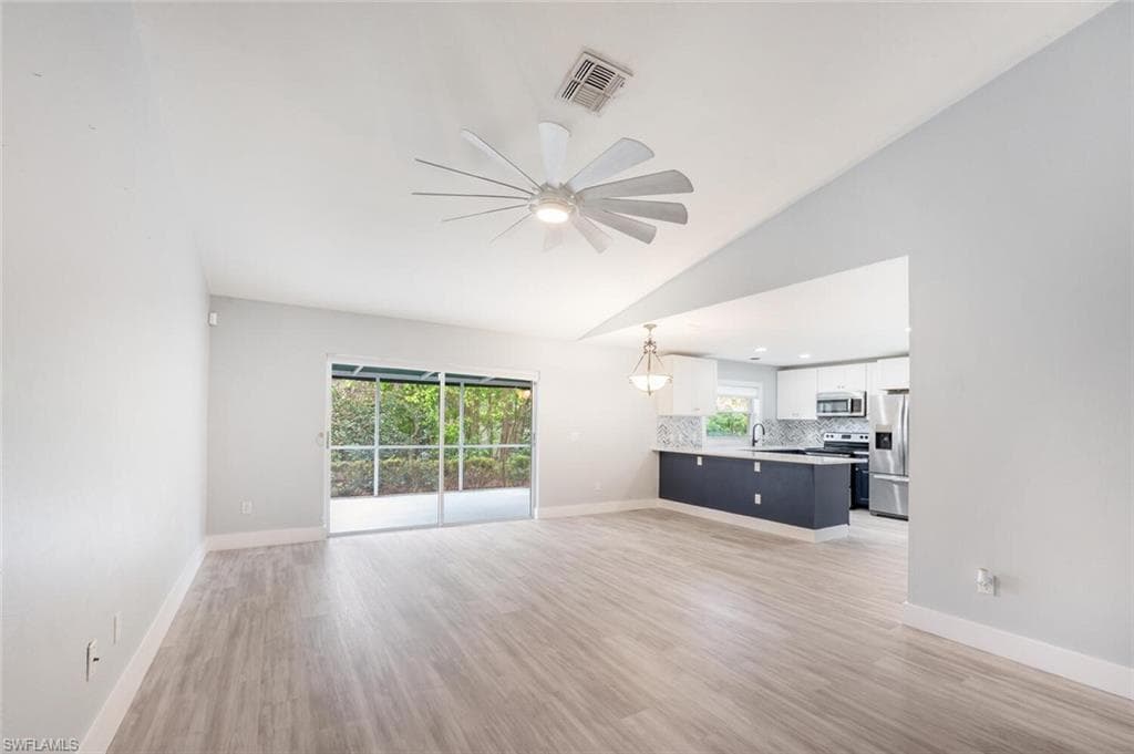 374 Dover Pl 803, Naples, FL 34104-5