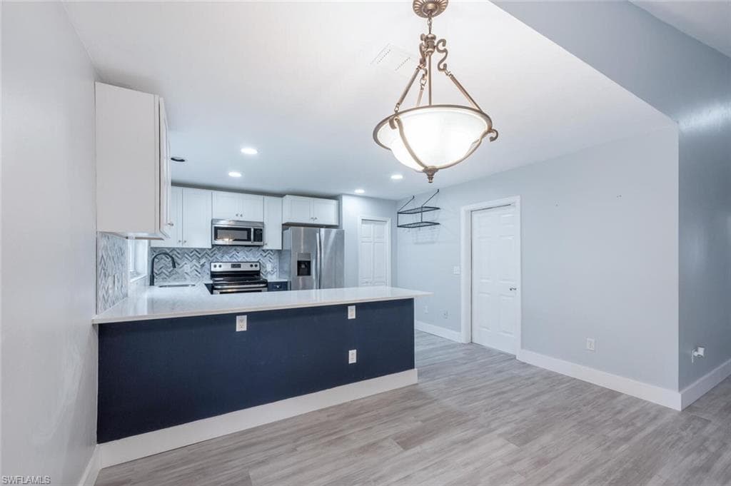 374 Dover Pl 803, Naples, FL 34104-7
