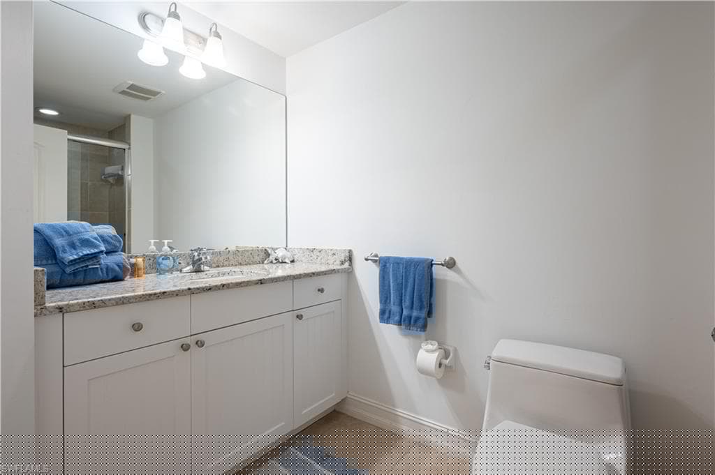 1100 Pine Ridge Rd A304, Naples, FL 34108-9