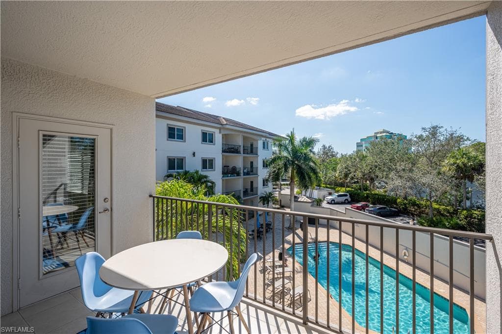 1100 Pine Ridge Rd A304, Naples, FL 34108-17