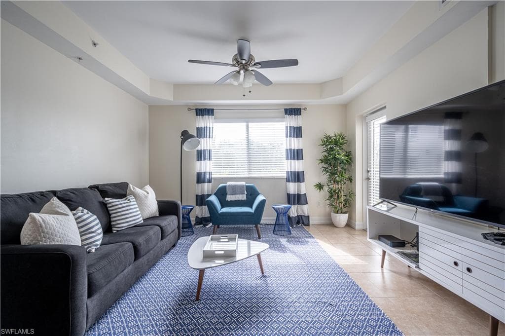 1100 Pine Ridge Rd A304, Naples, FL 34108-2