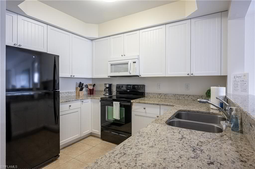1100 Pine Ridge Rd A304, Naples, FL 34108-4