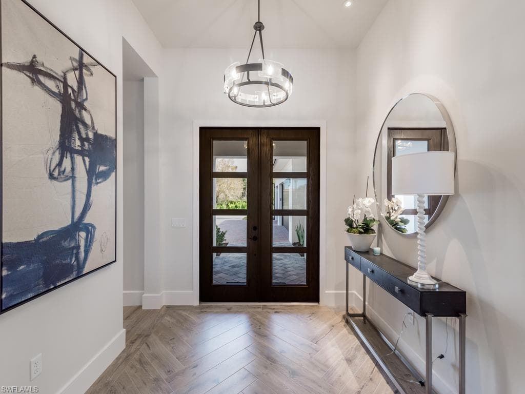 2032 Cambridge Park Dr, Naples, FL 34109-4