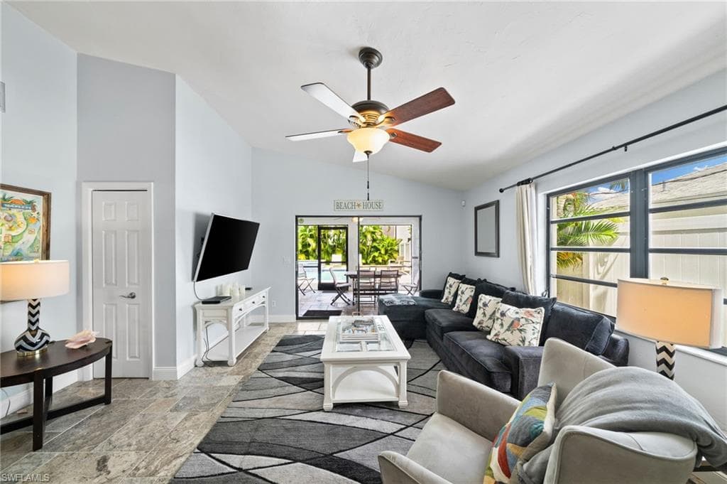 521 102nd Ave N, Naples, FL 34108-11