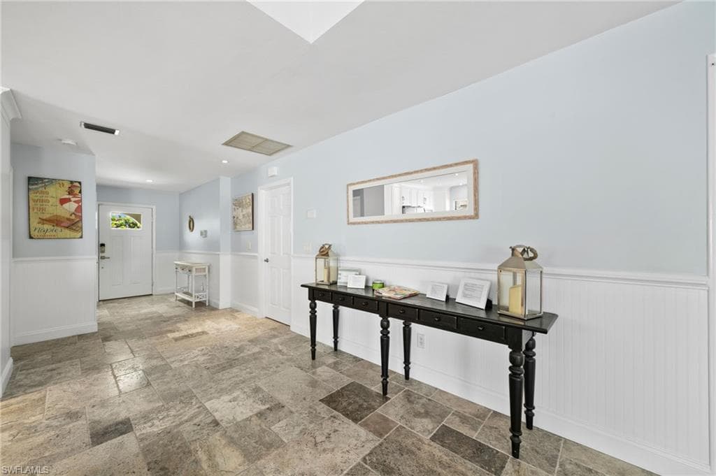 521 102nd Ave N, Naples, FL 34108-15