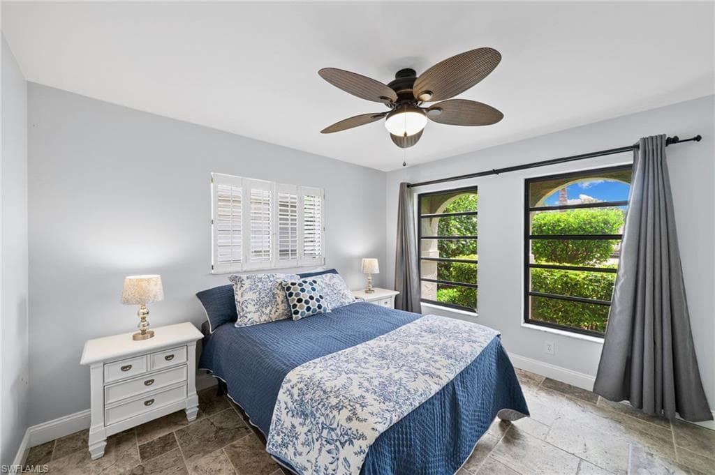 521 102nd Ave N, Naples, FL 34108-22