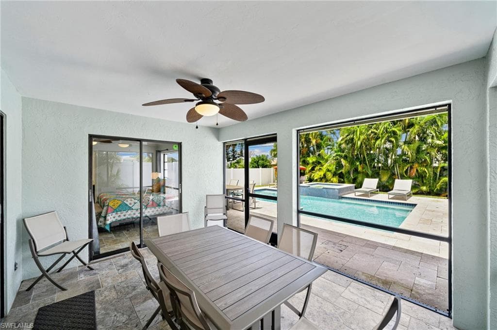521 102nd Ave N, Naples, FL 34108-24