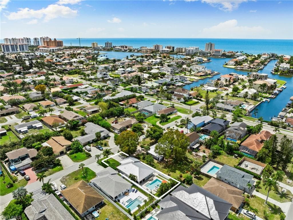 521 102nd Ave N, Naples, FL 34108-33