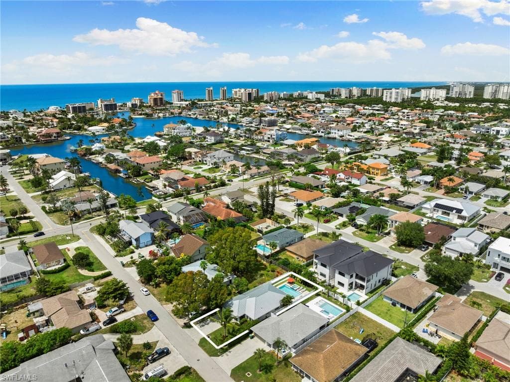 521 102nd Ave N, Naples, FL 34108-34