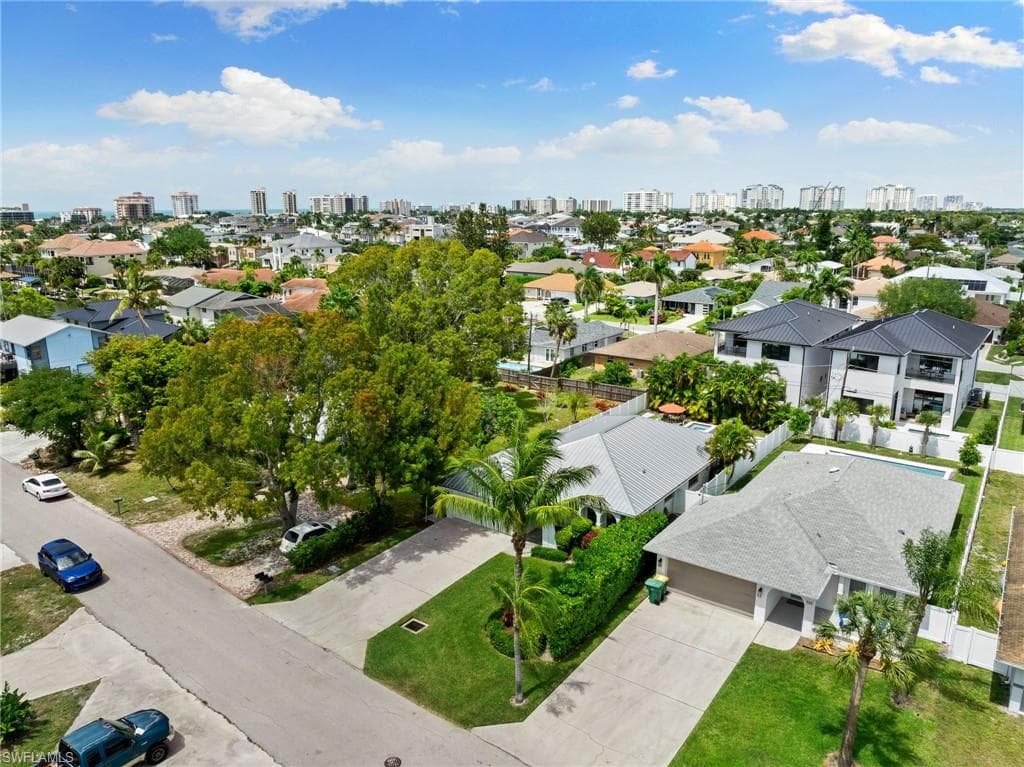 521 102nd Ave N, Naples, FL 34108-39
