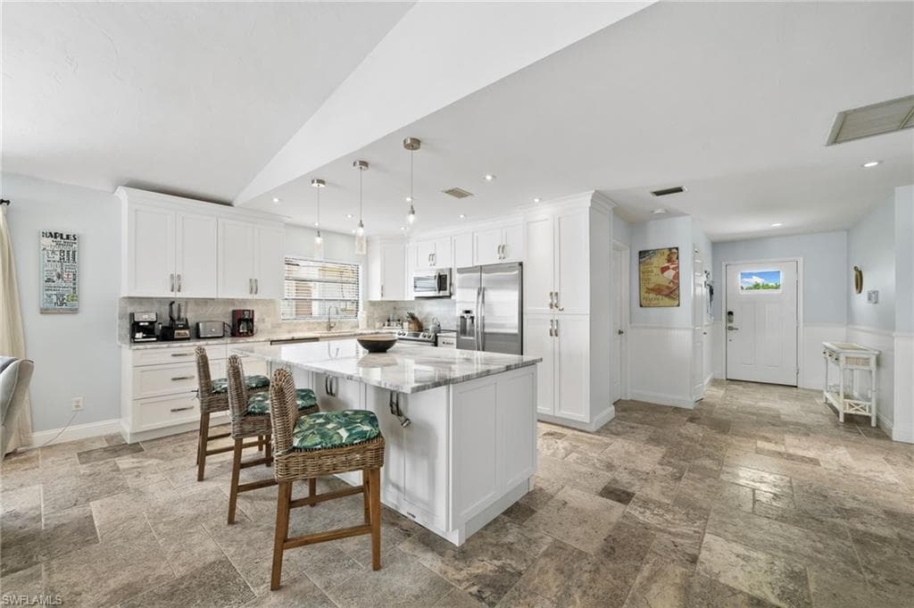 521 102nd Ave N, Naples, FL 34108-4