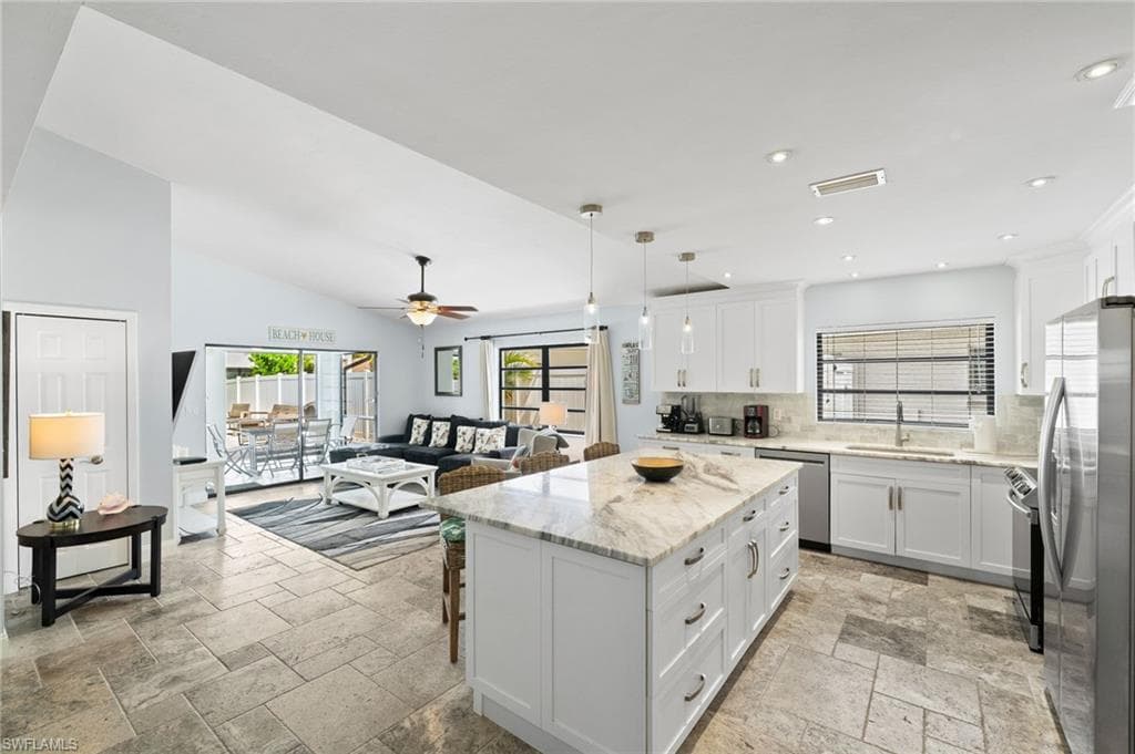 521 102nd Ave N, Naples, FL 34108-5
