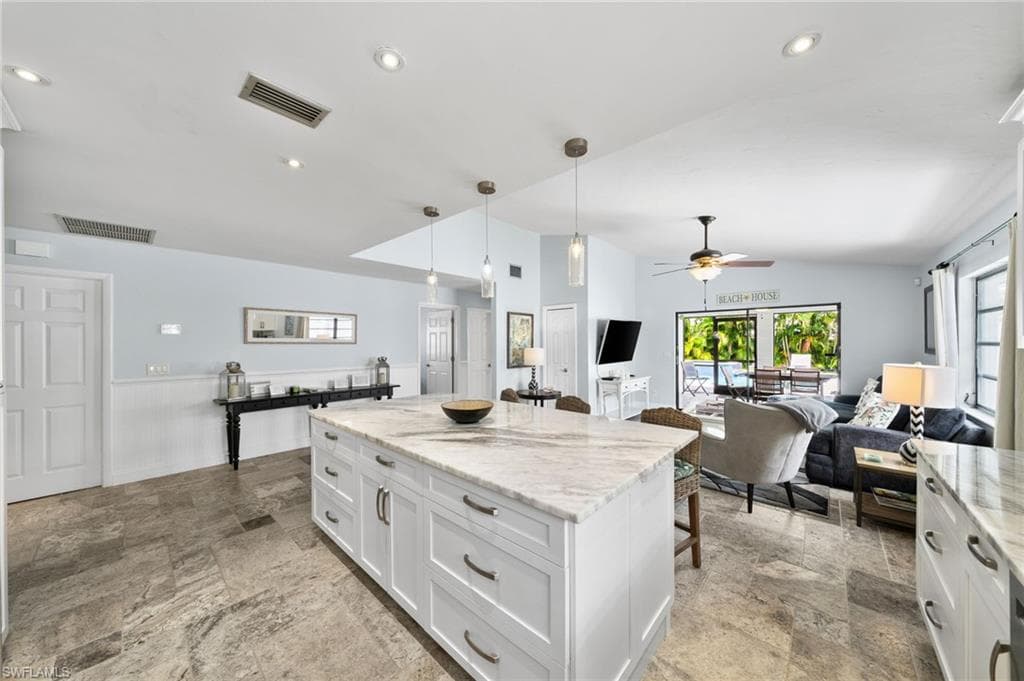 521 102nd Ave N, Naples, FL 34108-6