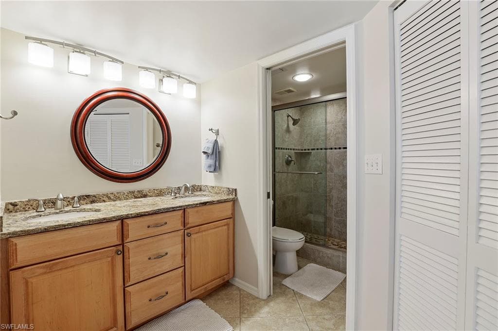 40 Seagate Dr 1201, Naples, FL 34103-10