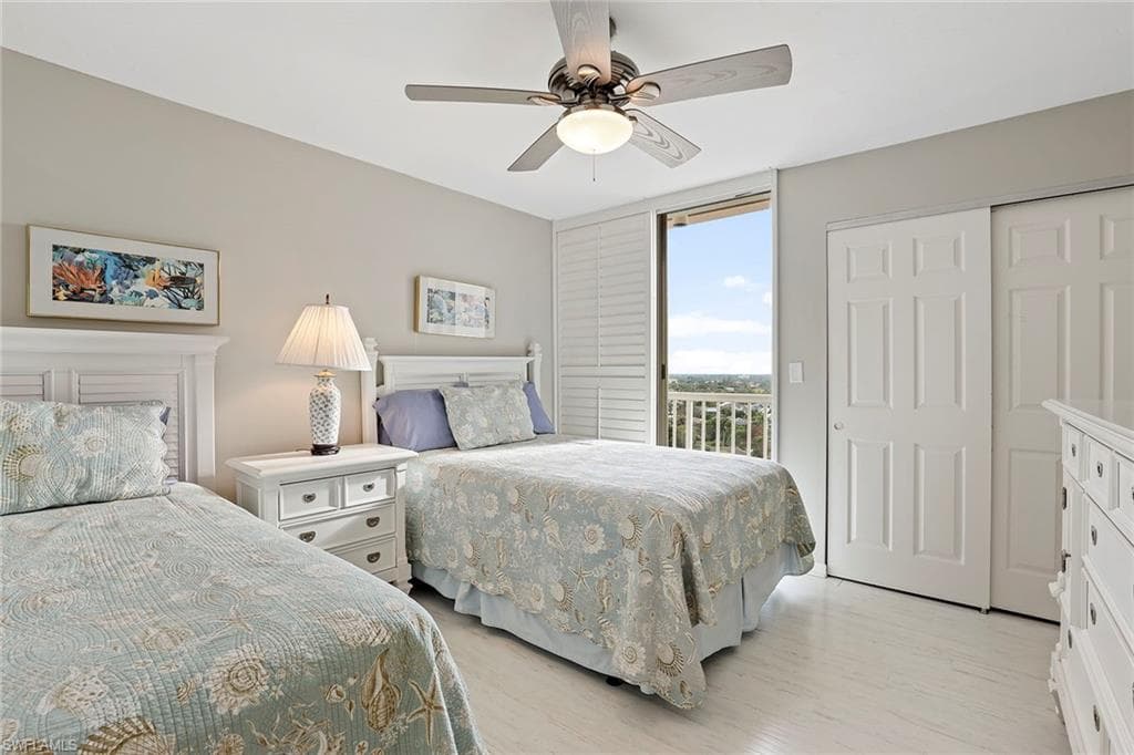 40 Seagate Dr 1201, Naples, FL 34103-12