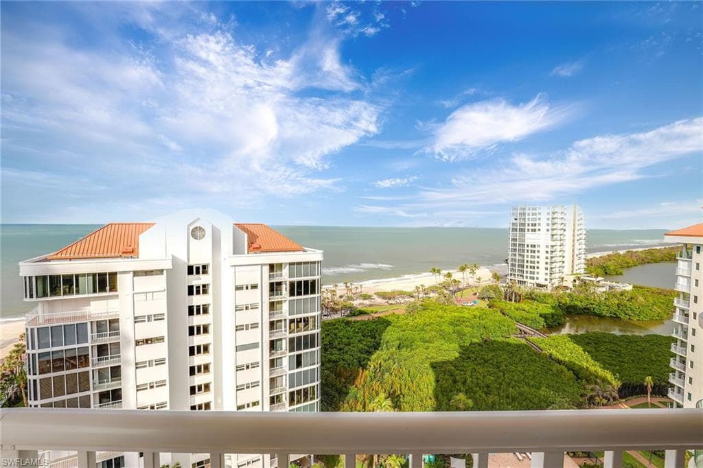 40 Seagate Dr 1201, Naples, FL 34103-17