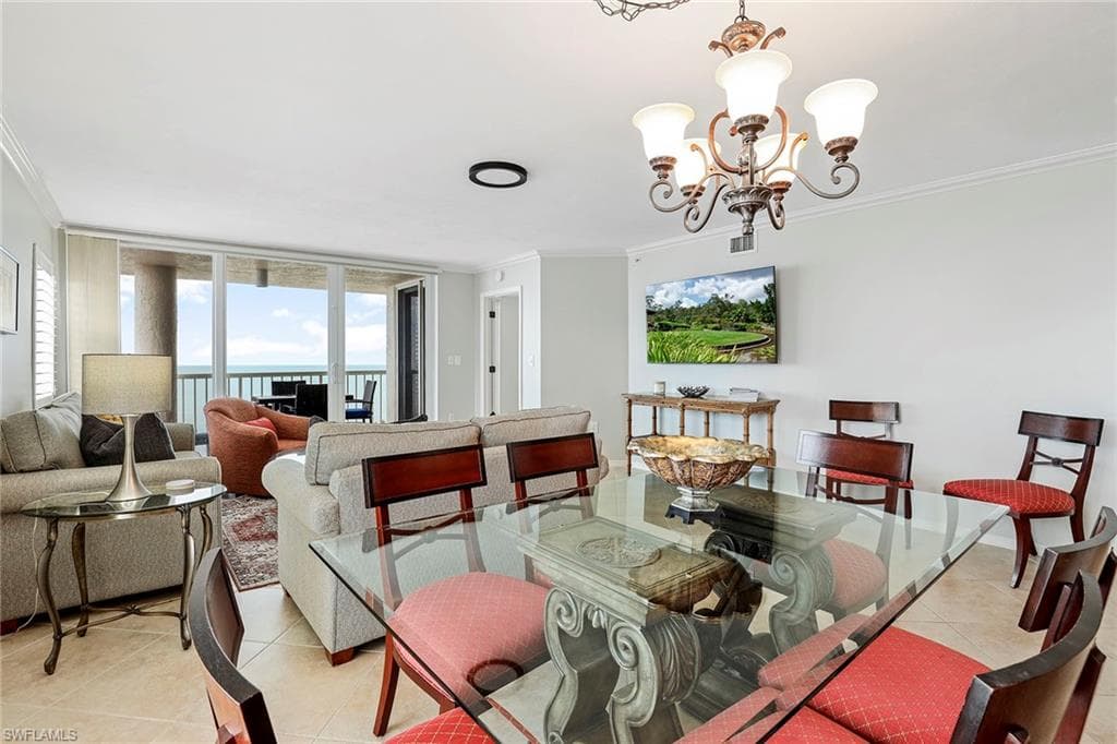 40 Seagate Dr 1201, Naples, FL 34103-3