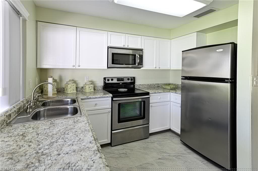 39 8th St, Bonita Springs, FL 34134-9