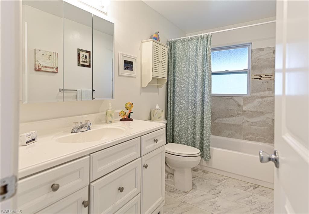 39 8th St, Bonita Springs, FL 34134-15
