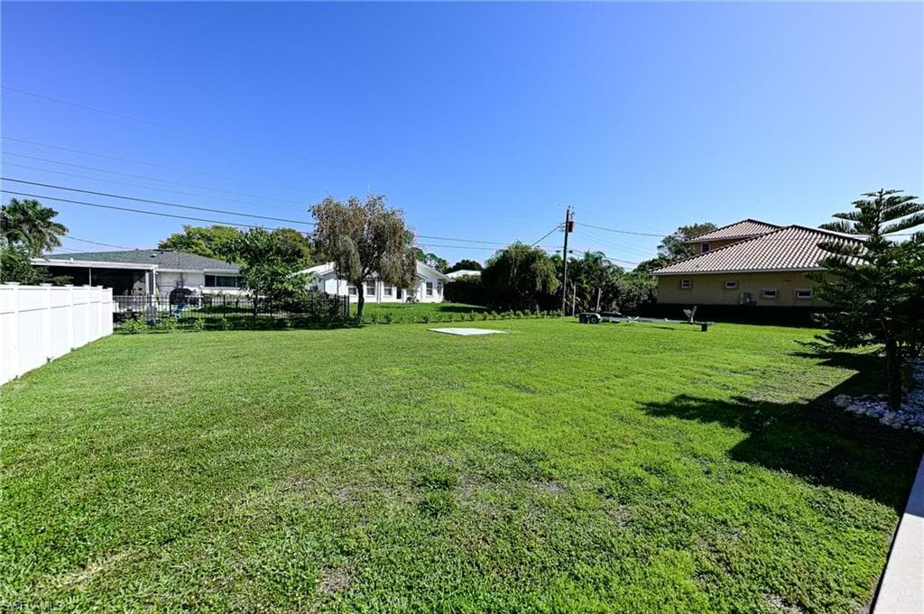 39 8th St, Bonita Springs, FL 34134-16