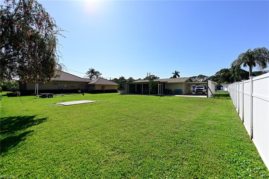 39 8th St, Bonita Springs, FL 34134-17