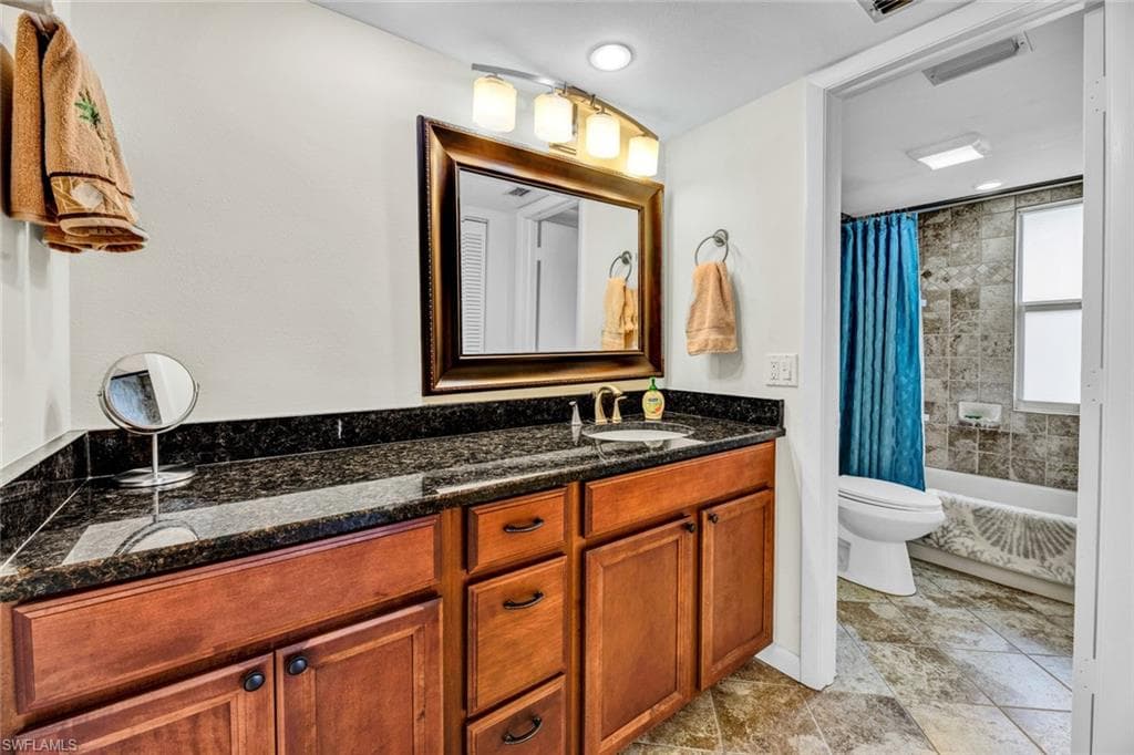 272 Winners Cir 4, Naples, FL 34112-26