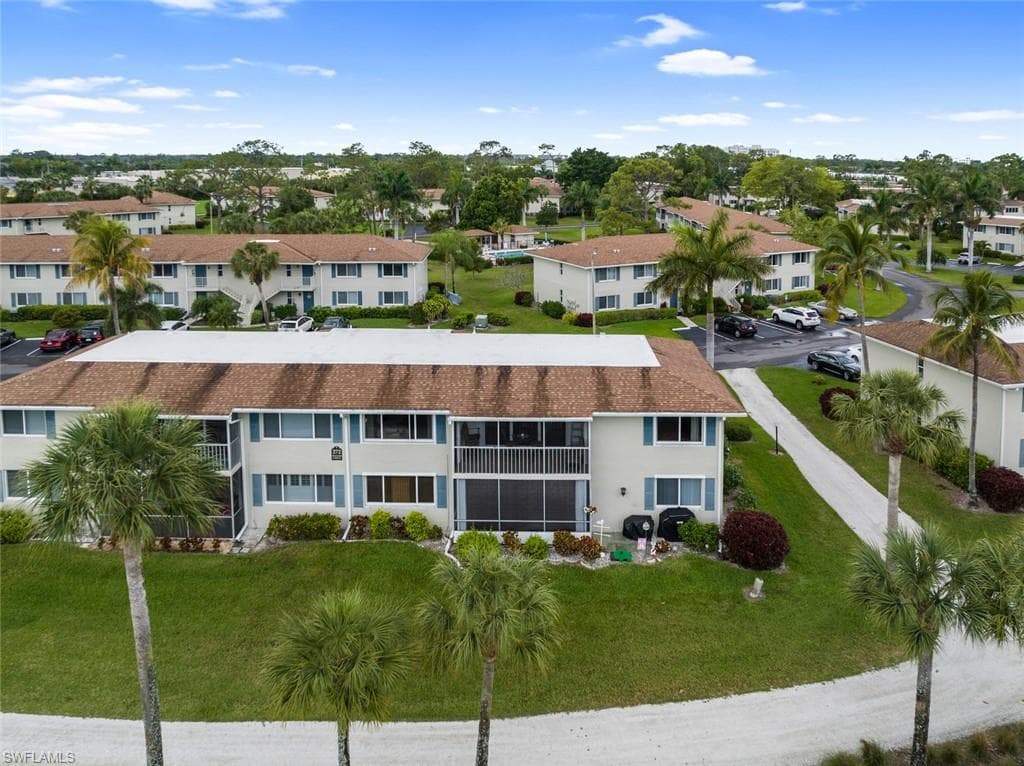 272 Winners Cir 4, Naples, FL 34112-39