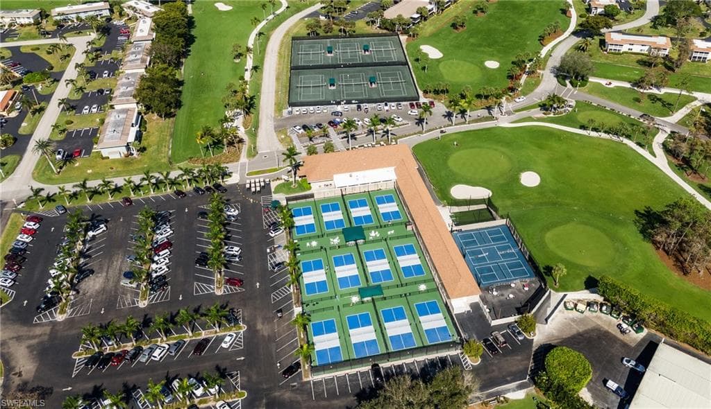 272 Winners Cir 4, Naples, FL 34112-40