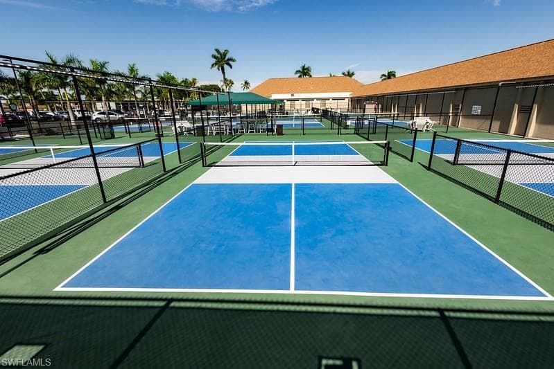 272 Winners Cir 4, Naples, FL 34112-43