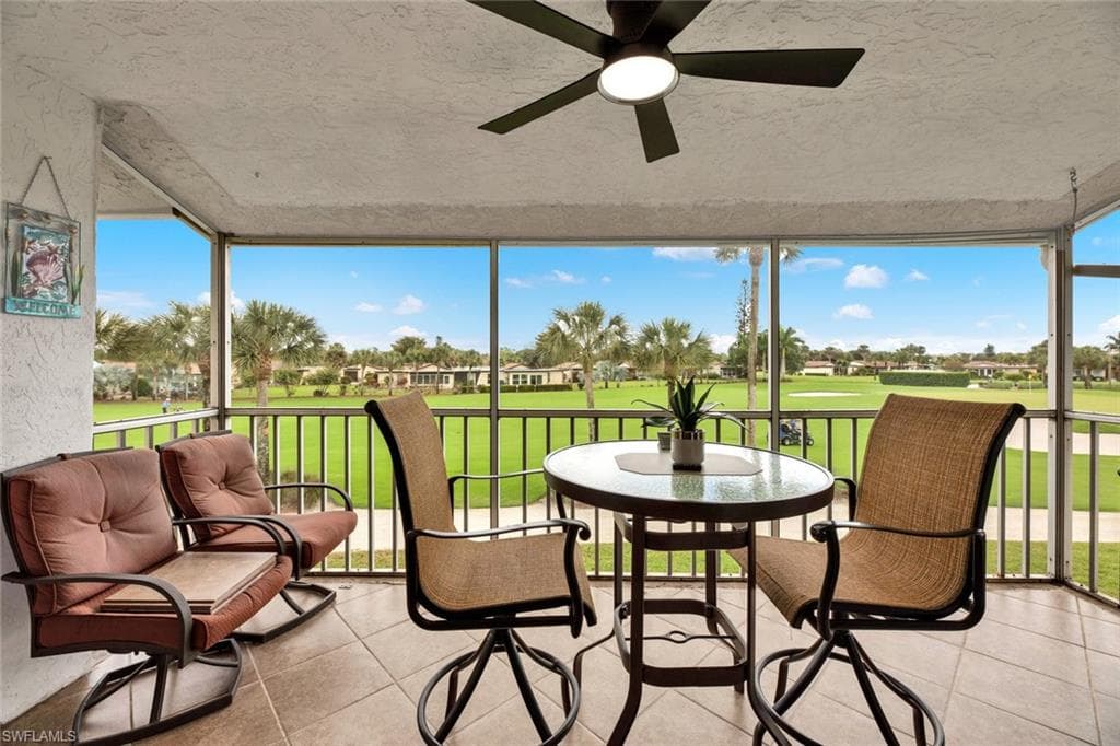 272 Winners Cir 4, Naples, FL 34112-5